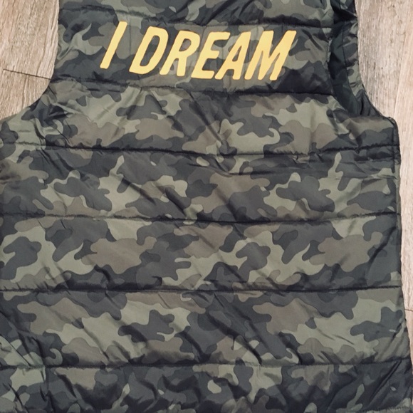 I Dream puff vest. - Picture 1 of 6